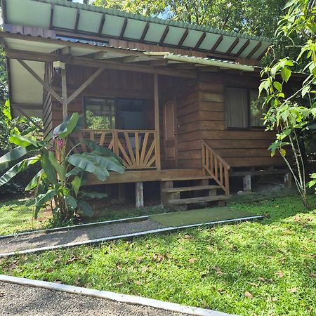 GuápilesCentro Ananda住宿加早餐旅馆 外观 照片