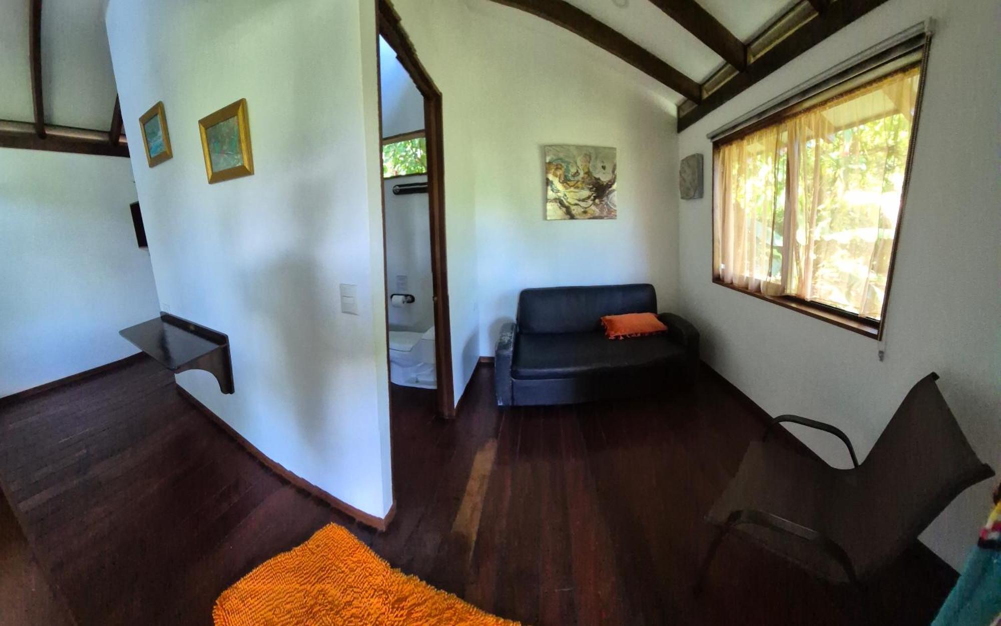 GuápilesCentro Ananda住宿加早餐旅馆 外观 照片