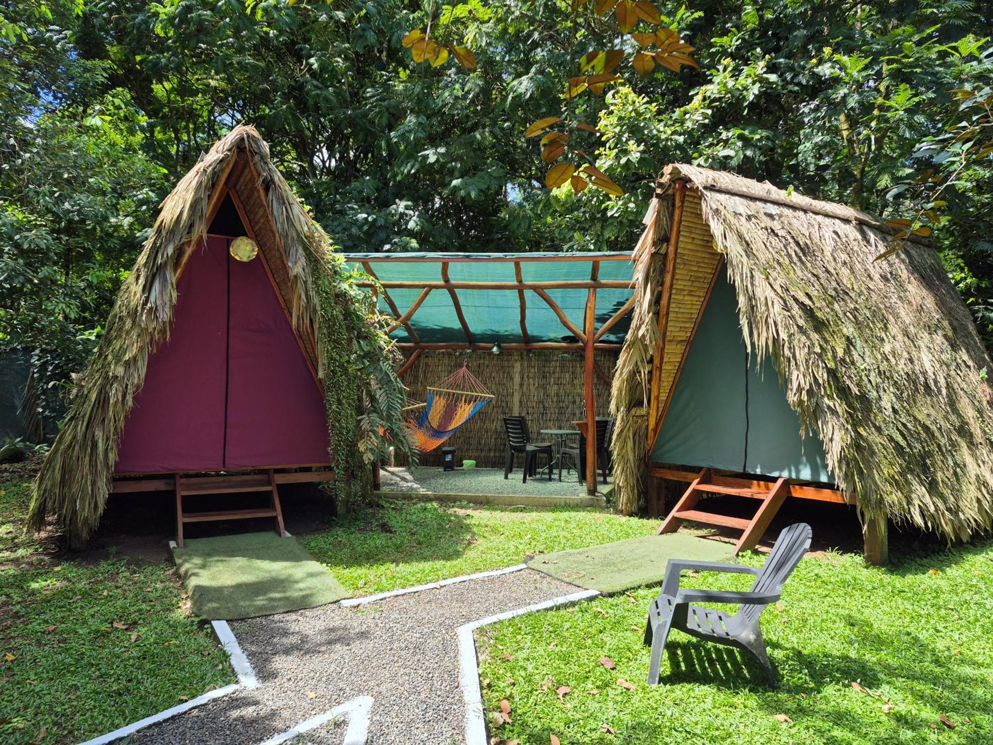 GuápilesCentro Ananda住宿加早餐旅馆 外观 照片