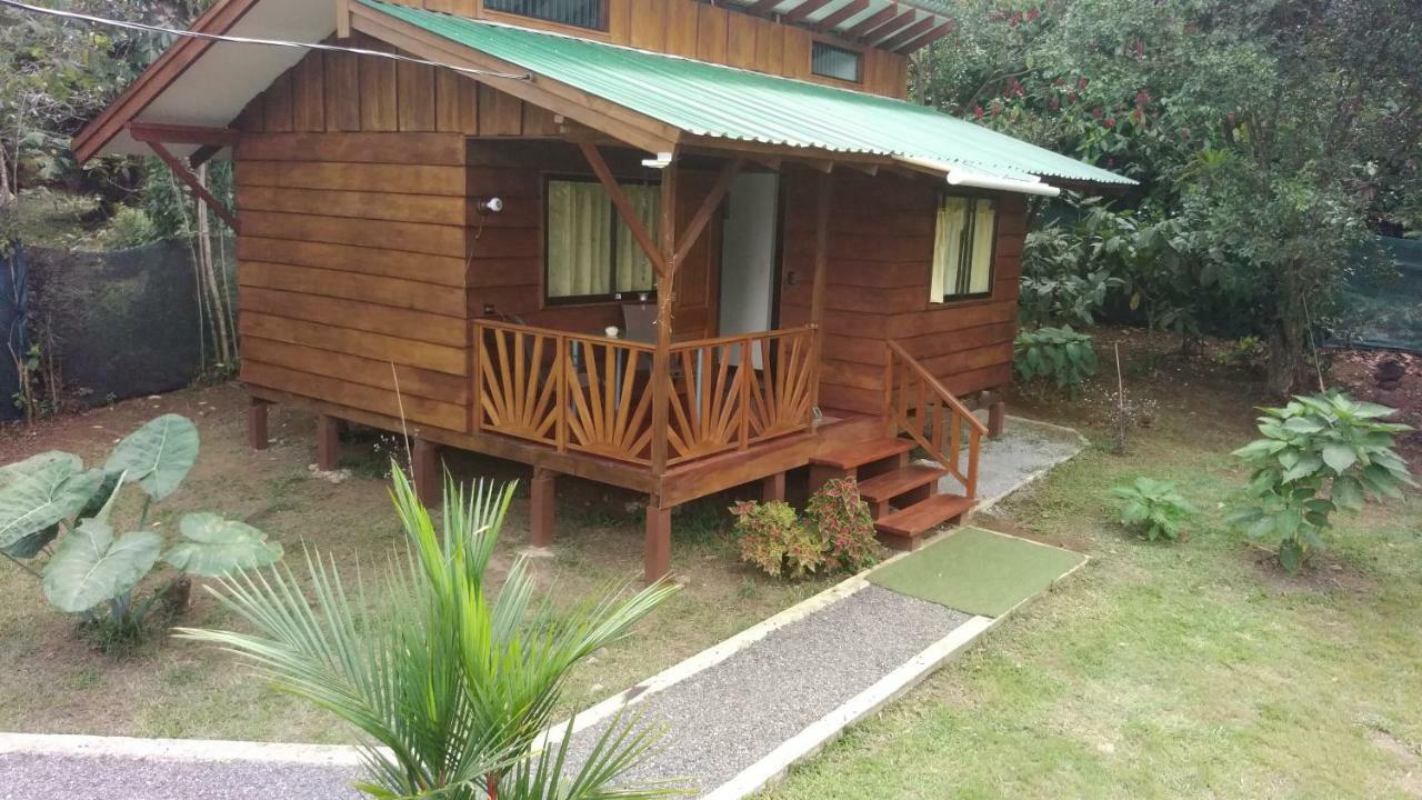 GuápilesCentro Ananda住宿加早餐旅馆 外观 照片