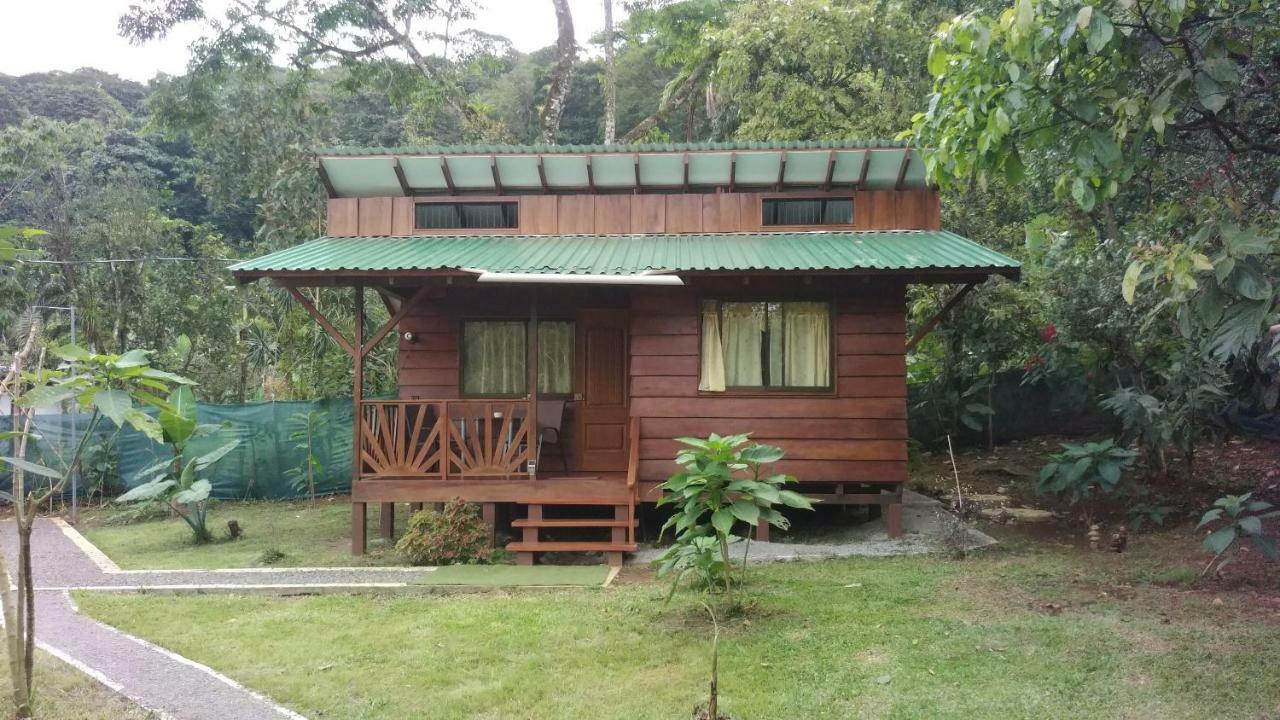 GuápilesCentro Ananda住宿加早餐旅馆 外观 照片